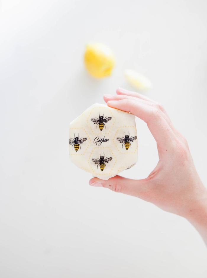 
            
                Load image into Gallery viewer, FOOD WRAP - HONEY BEES SET OF 3
            
        